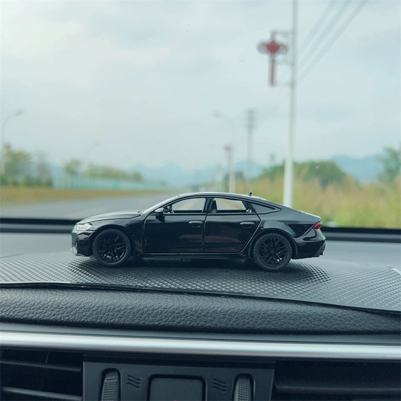 Audi RS6 / RS7 Dashboard Car Model with Mecha Warrior Figurine